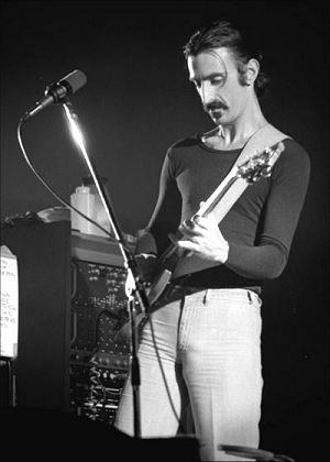 Frank Zappa, photo Helge Øverås, Wikipedia (CC BY-SA 4.0)